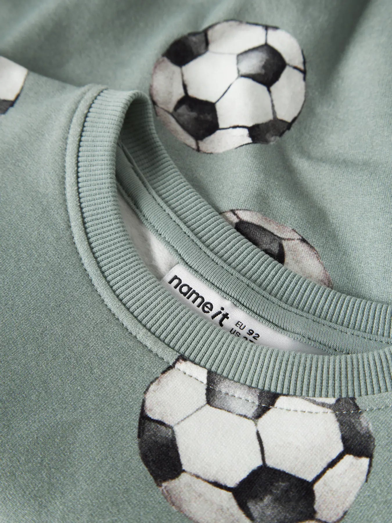 Name It Louie sweatshirt med fotbollsmönster