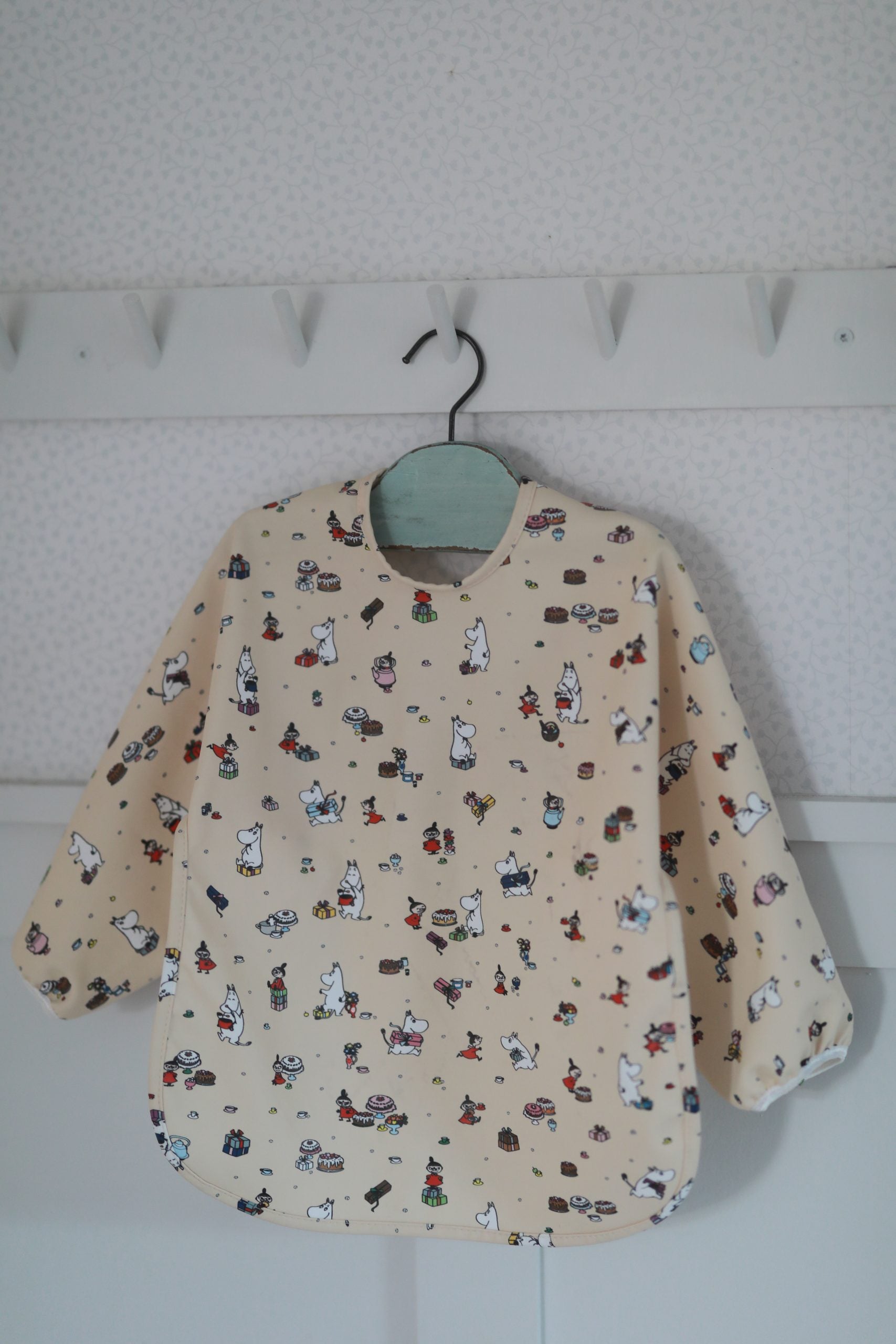 Mumin Picknick, Haklapp med ärm, beige