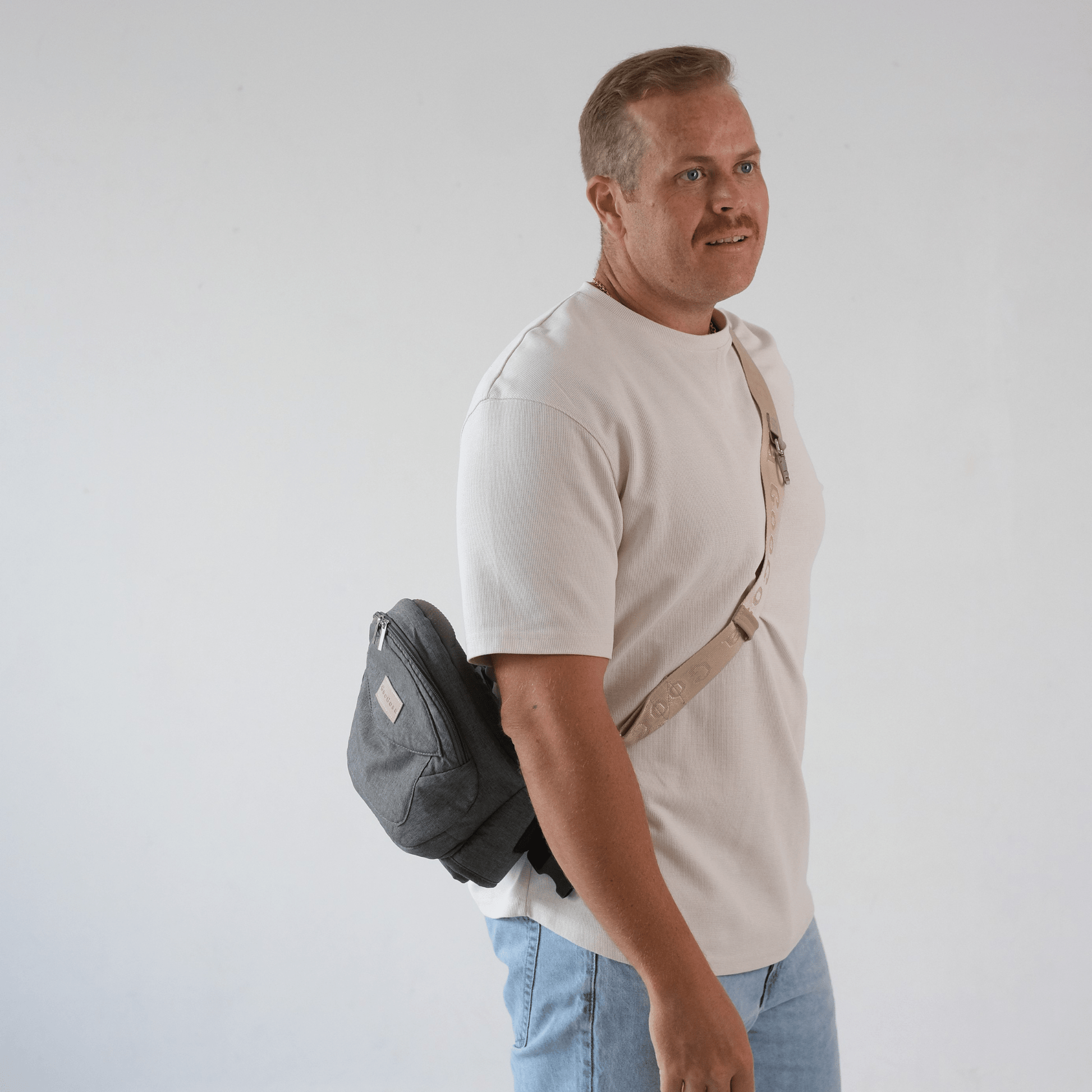 Axelrem GooGosa – Stilren och smart accessoar till din höftbärare eller skötväska